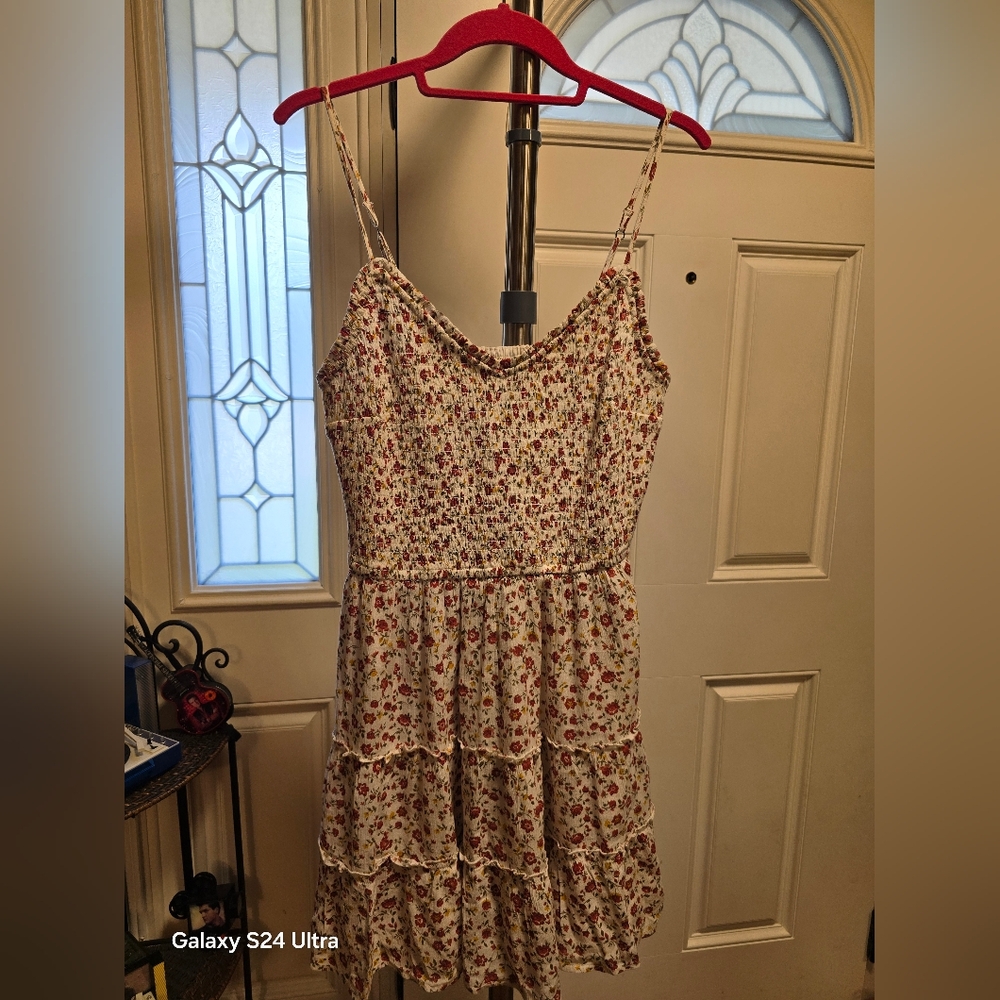 Hollister flower summer cream dress size M